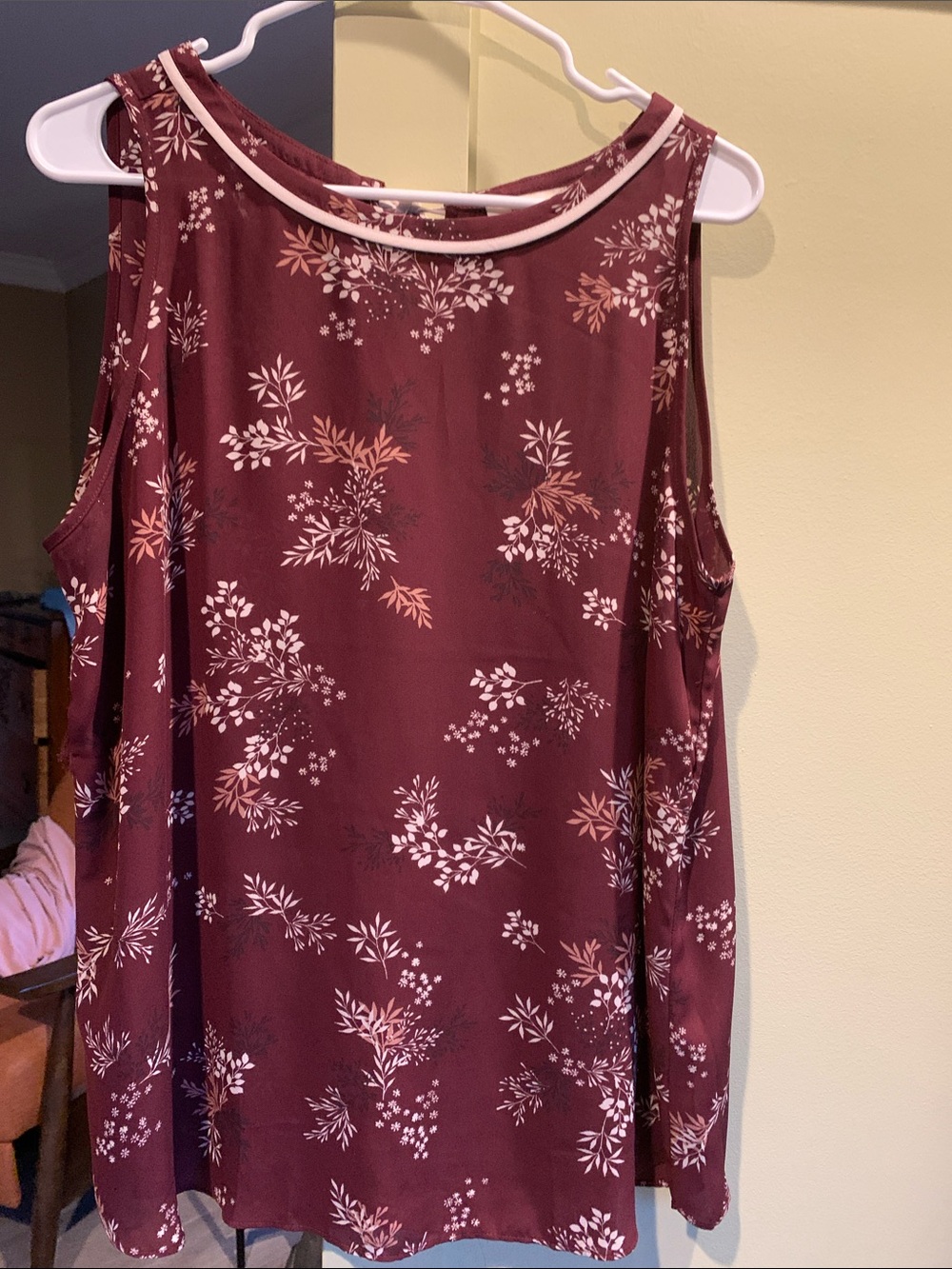 LOFT Women's Floral Sleeveless Shell Top - Burgundy